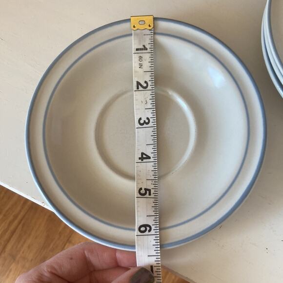 Vintage Chantilly Fleur de Lune Cups & Saucers, Service for 4 - Picture 11 of 13